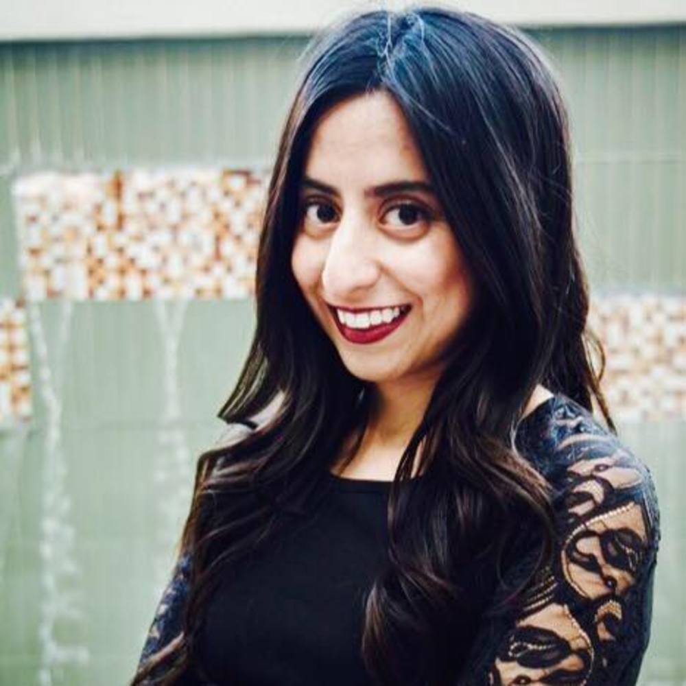 Meet your Posher, Dina